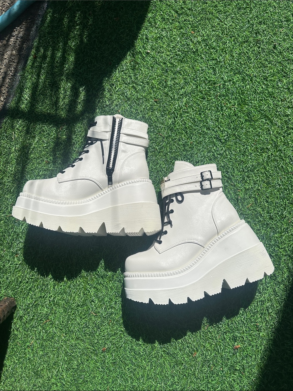 New ❤️ Demonia Shaker-52 white platform size 10 - Picture 2 of 4